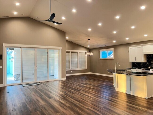 Foto del edificio - 3Bd/2Ba Single Story House - Available to ...