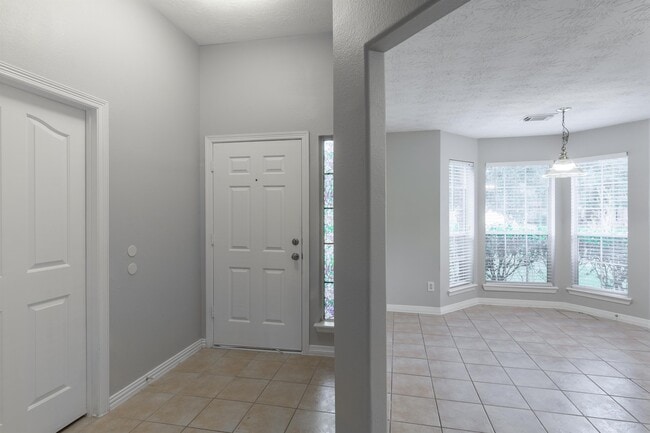 Building Photo - 4931 Tealgate Dr