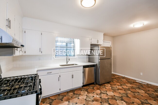 Foto del edificio - 1758 Lincoln PL SW