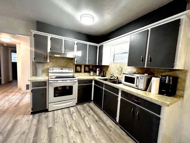 Foto del edificio - 1502 Ridge Ave