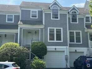 Building Photo - 37 Sea Ct Ln