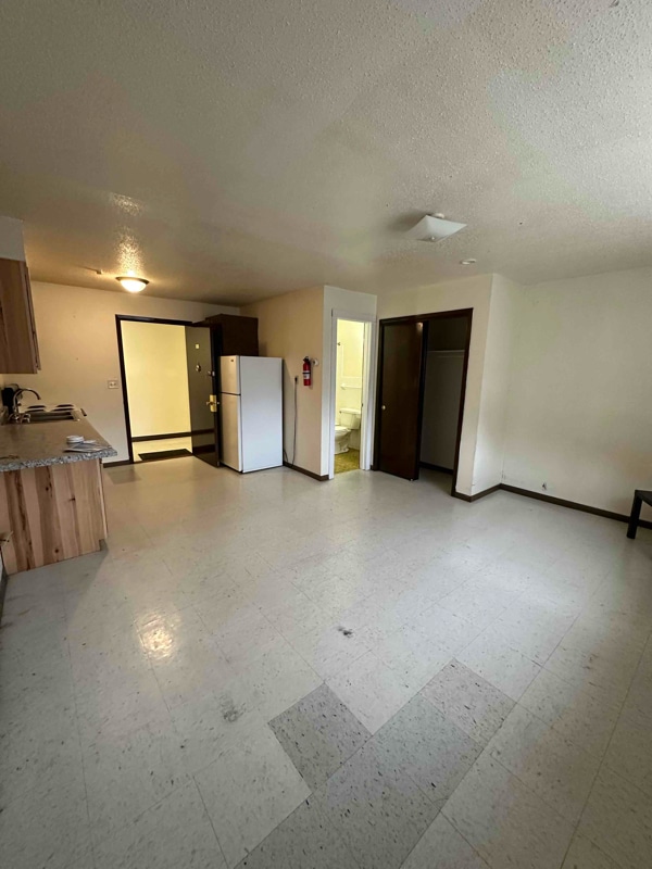 Foto del edificio - 320 Oak Ave N