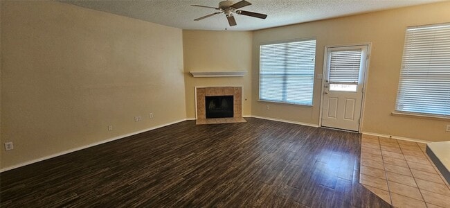 Building Photo - 2820 Deer Ridge Dr