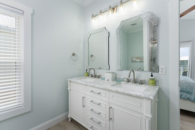 Photo - 604 N Carolina Ave (Carolina Beach, NC) Townhome