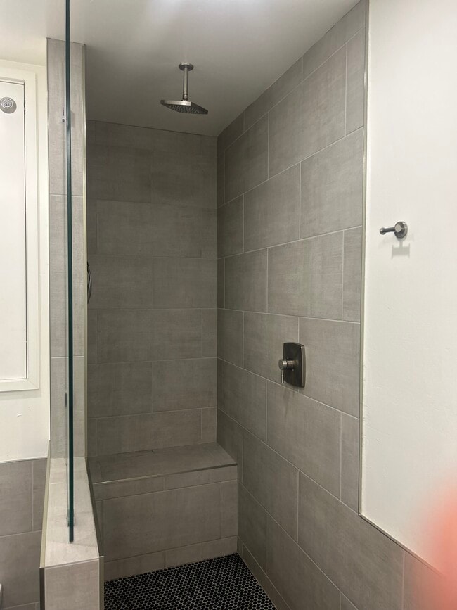 Foto del edificio - 3702 Ingraham St