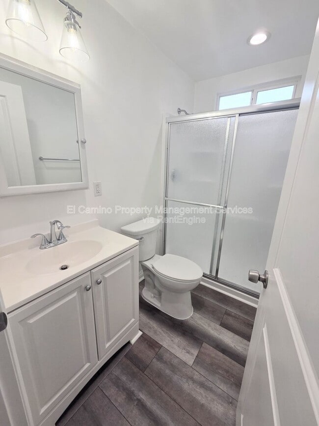 Foto del edificio - 8145 San Carlos Ave