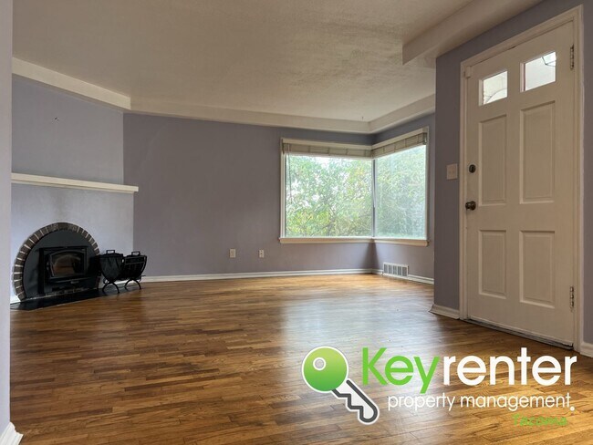 Building Photo - Adorable Centrally Located Tacoma House!