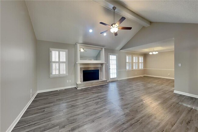 Foto del edificio - 629 Driftwood Dr