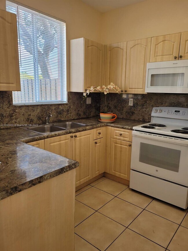 Foto del edificio - 2829 SE 15th Rd