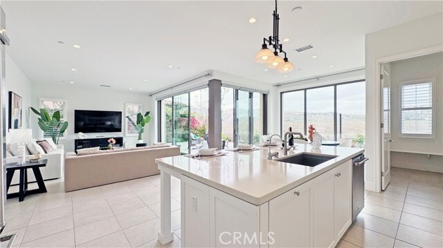 Building Photo - 236 Oceano