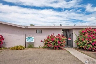 Building Photo - 250 W Catalina Dr