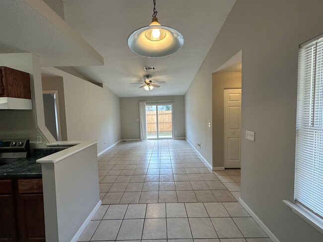 Building Photo - 2 Bedroom 2 bath for rent ~ water, sewer, ...