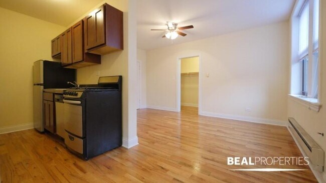 Building Photo - 0 bedroom in CHICAGO IL 60614
