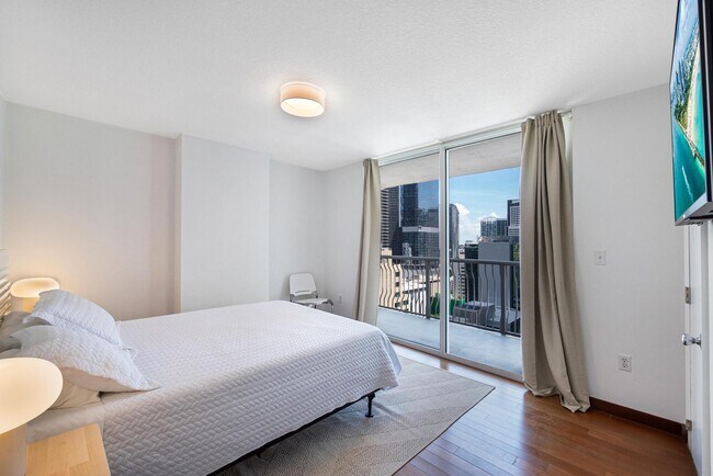 Foto del edificio - 1200 Brickell Bay Dr