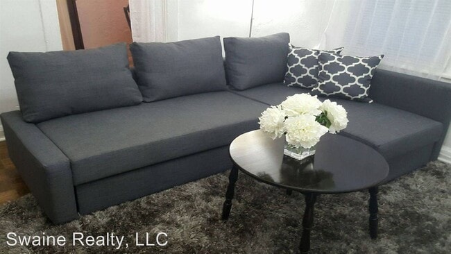 Foto del edificio - 7202-7212 Lyndover Pl