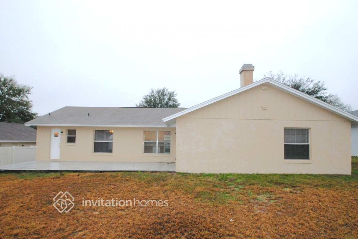 Foto del edificio - 15643 Charter Oaks Trail