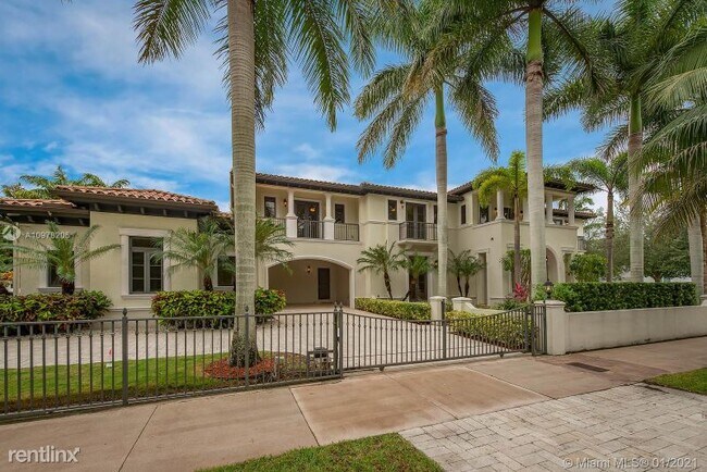 Foto del edificio - 8 br, 7.5 bath House - 1415 Sevilla Ave