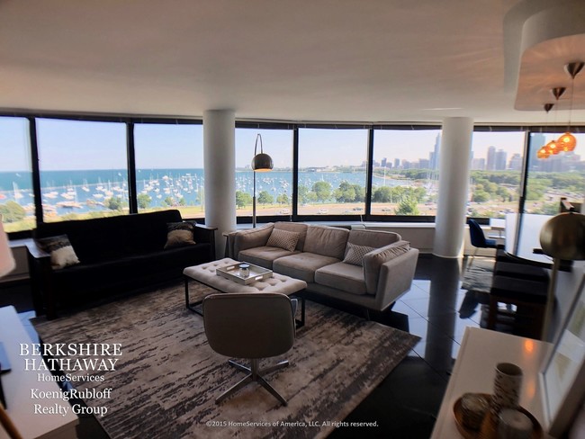 Foto del edificio - 155 N Harbor Dr
