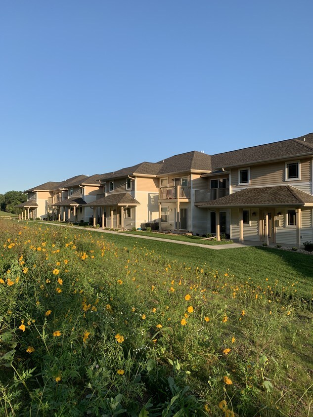 2866 N Pleasant View Rd, Middleton, WI 53562 Apartments in Middleton