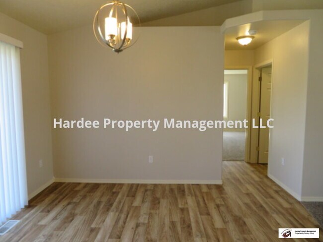 Foto del edificio - 668 W Applegate St