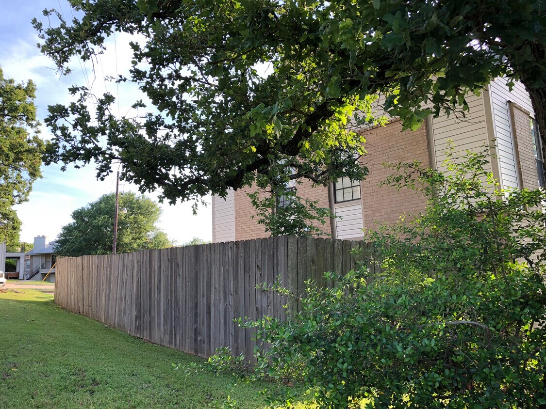 1020 Autumn Cir, College Station, TX 77840 Townhouse for Rent in