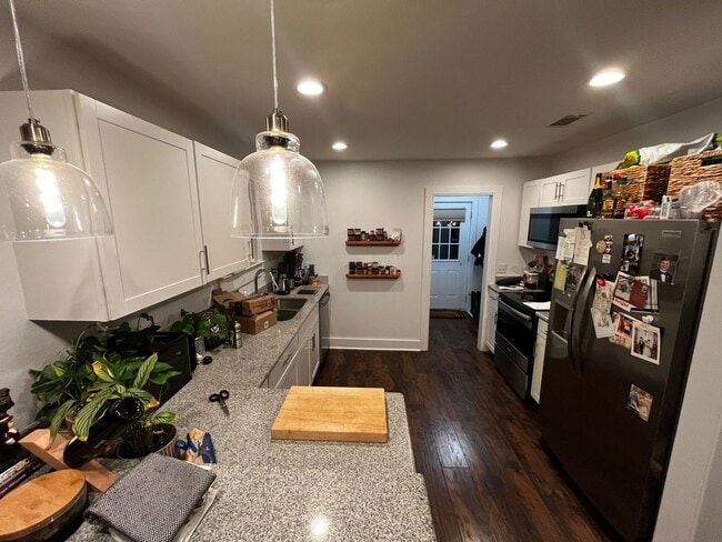 Building Photo - Charming Home In the Garden District- Ideal Location