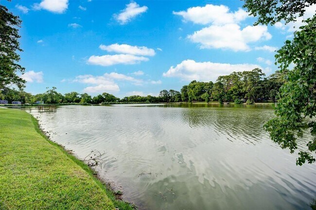 Foto del edificio - 1372 W Pine Lake Cir