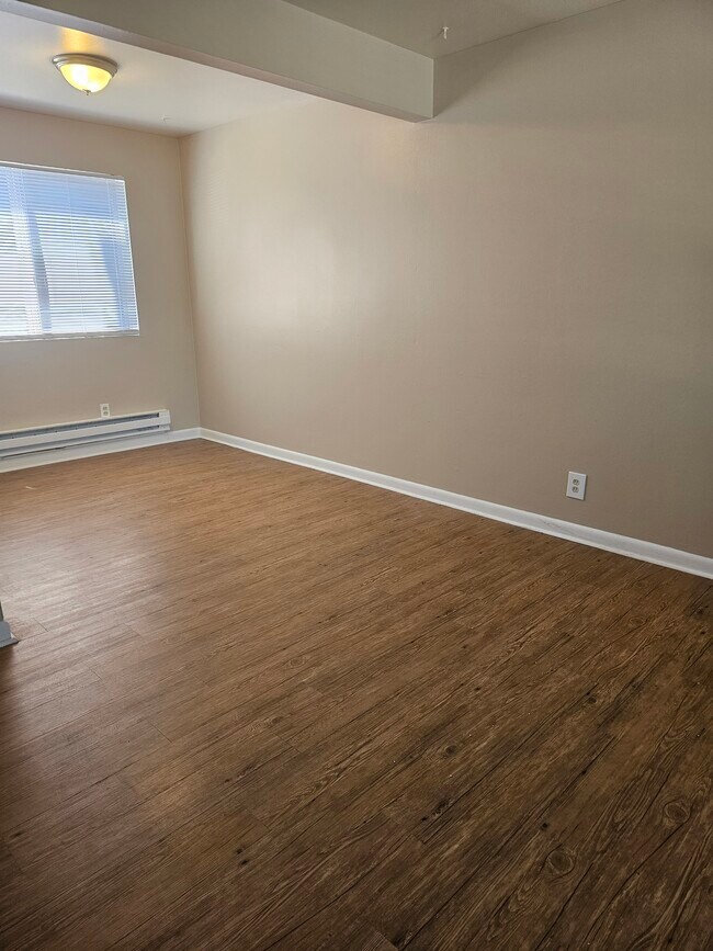 Building Photo - 4255 Gilman Ave W