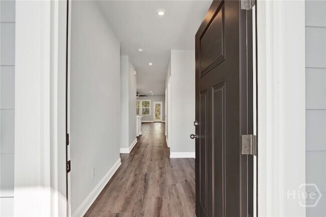 Foto del edificio - 420 Monterey Lp