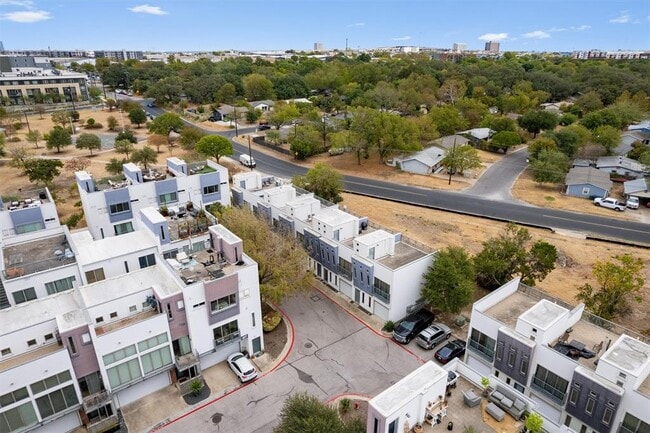 Foto del edificio - 4801 S Congress Ave