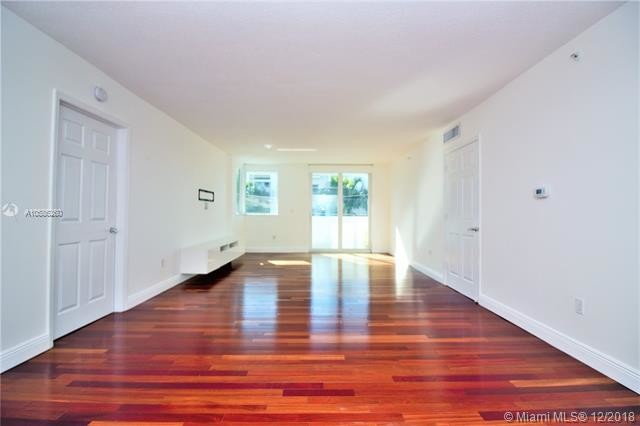Building Photo - 7800 Collins Ave