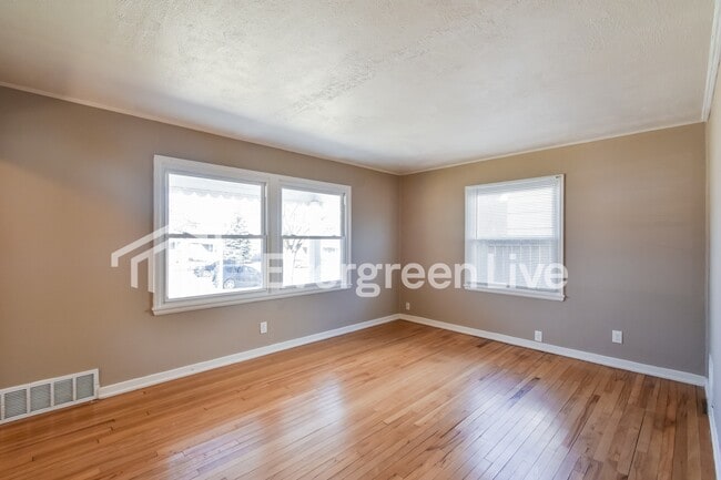 Building Photo - 2746 N 58th BLVD