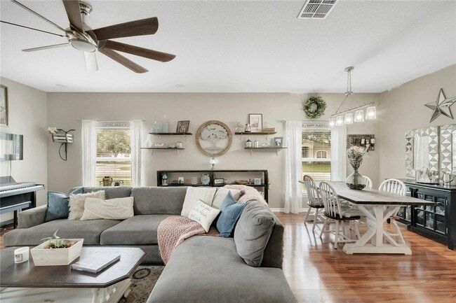 Building Photo - 318 Clydesdale Cir