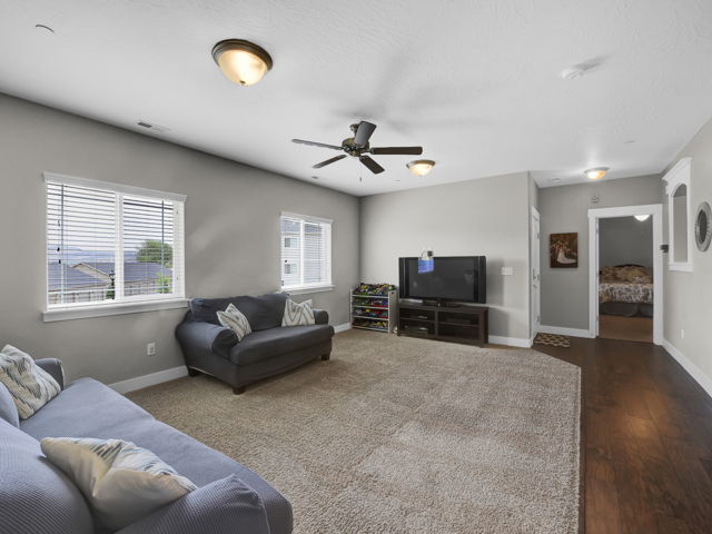 Building Photo - Condo in Saratoga Springs Available July 20th