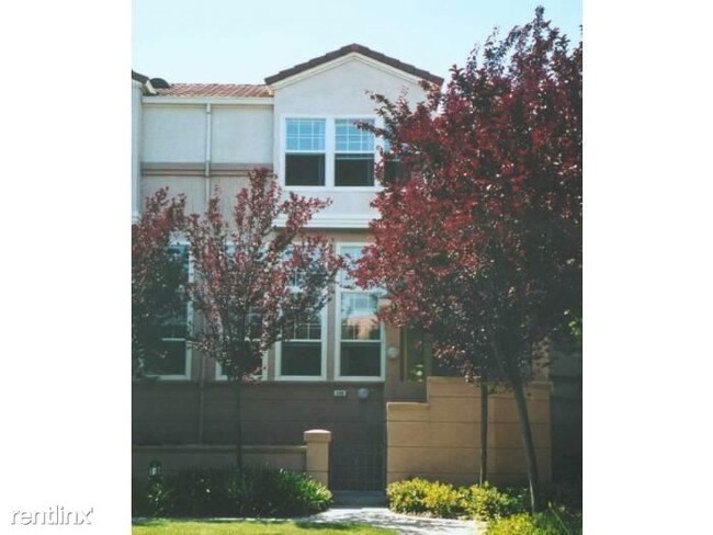 Building Photo - 338 Montecito Way
