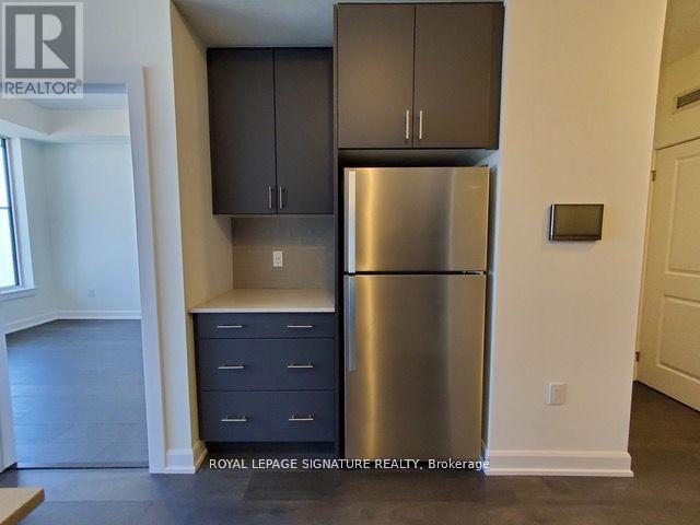 Photo du bâtiment - 3200-3200 William Coltson Ave