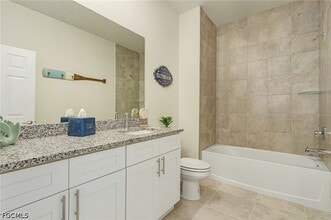 Building Photo - 222 NW 4th Terrace