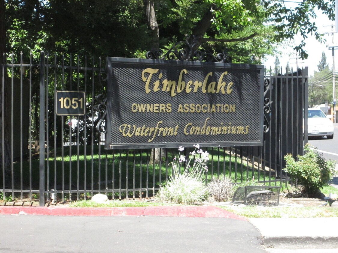 Foto principal - Cute and Cozy 1 Bedroom Condo in Gated Tim...