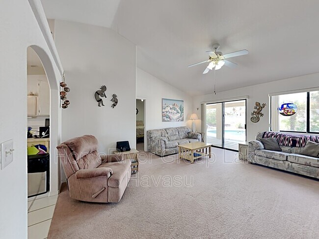Foto del edificio - 3275 Chemehuevi Blvd