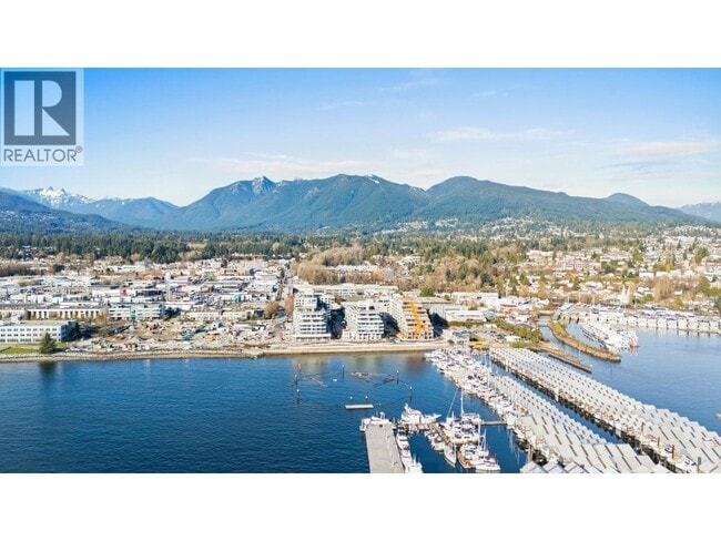 Building Photo - 755 Harbourside Dr