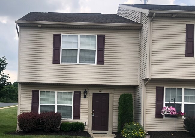 Building Photo - 2101 Quail Hollow Dr
