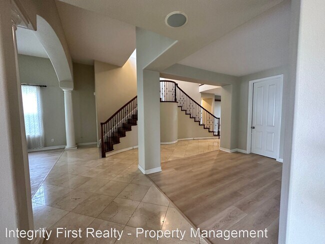 Building Photo - 5 br, 4.5 bath House - 1026 Red Granite Rd.