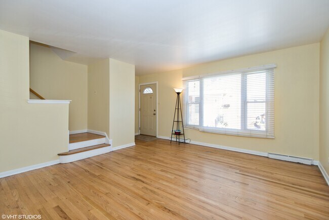 Foto del edificio - 9509 Gross Point Rd