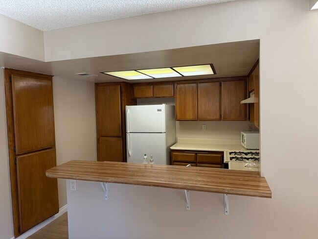 Building Photo - 2237 S Greenwood Pl