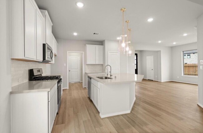 Building Photo - 17063 Shimmer Ray St