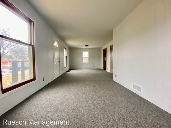 Building Photo - 3 br, 1 bath House - 828 Depere St