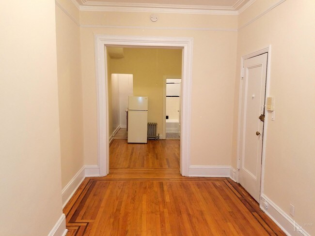 Foto del edificio - 336 E 83rd St