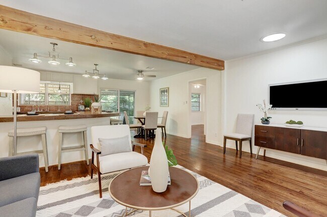 Foto del edificio - 4546 Warm Springs Rd