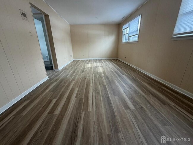 Building Photo - 16 Barnett Rd