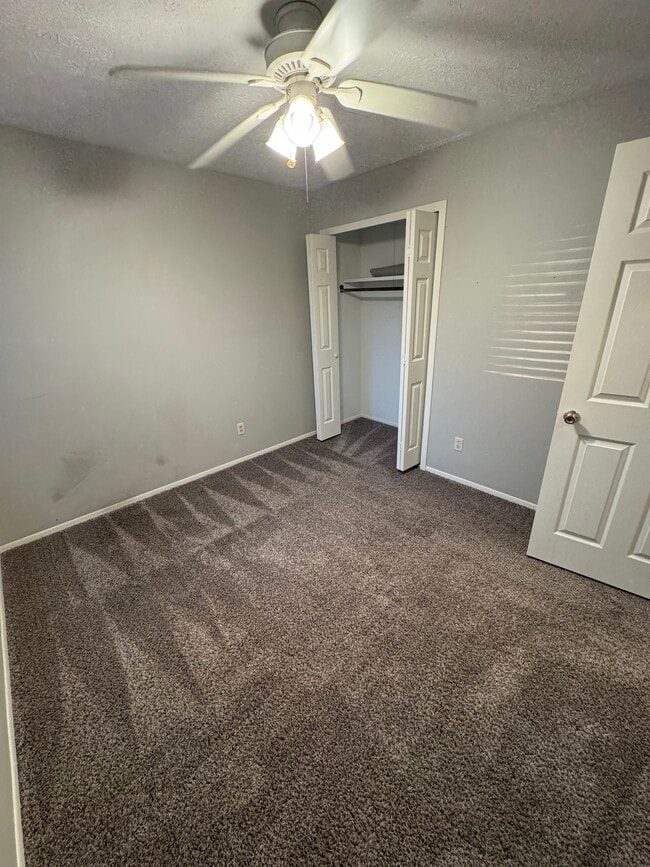 Building Photo - 4123 Regentview St NE